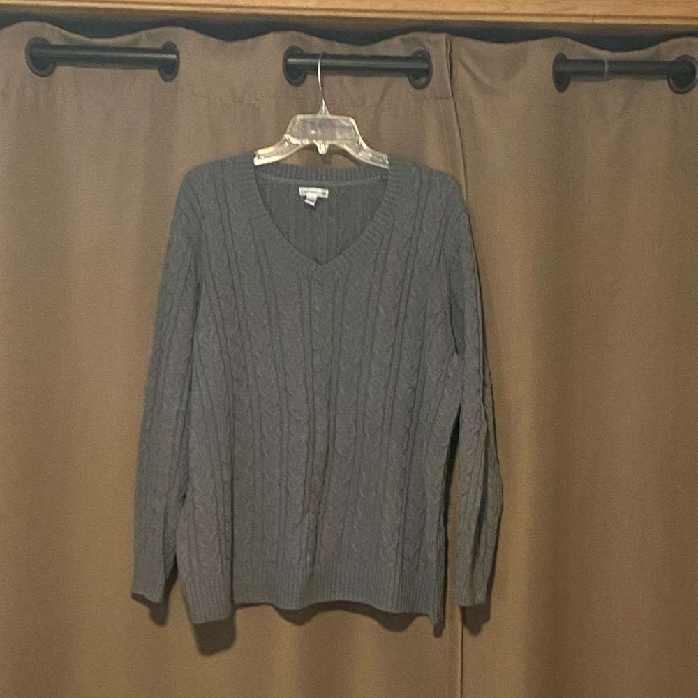 Women plus Gray Cable Knit Sweater 2x